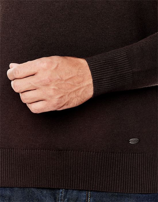 Pullover mit geripptem V-Ausschnitt , tailliert/slim-fit
